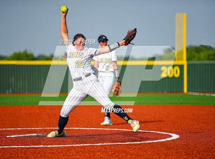Thumbnail 3 in Lake Creek vs Pflugerville (UIL 5A Reg III Quarterfinal) photogallery.