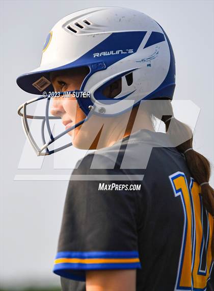 Thumbnail 2 in Lake Creek vs Pflugerville (UIL 5A Reg III Quarterfinal) photogallery.
