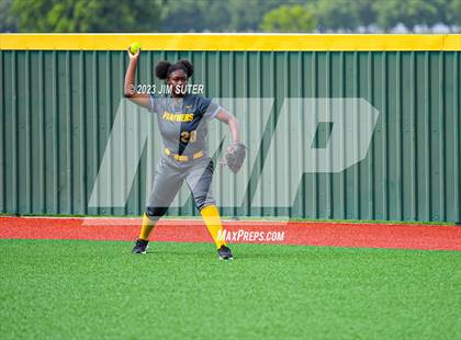 Thumbnail 1 in Lake Creek vs Pflugerville (UIL 5A Reg III Quarterfinal) photogallery.