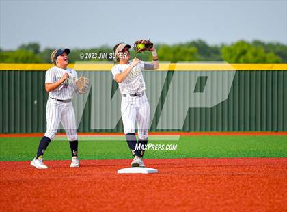Thumbnail 1 in Lake Creek vs Pflugerville (UIL 5A Reg III Quarterfinal) photogallery.
