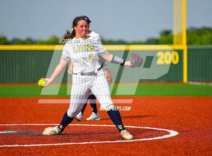 Thumbnail 1 in Lake Creek vs Pflugerville (UIL 5A Reg III Quarterfinal) photogallery.