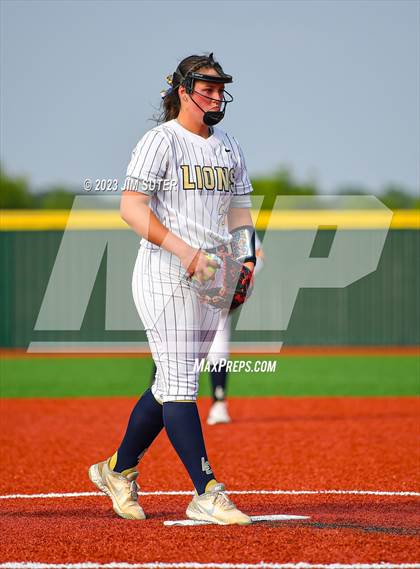 Thumbnail 3 in Lake Creek vs Pflugerville (UIL 5A Reg III Quarterfinal) photogallery.