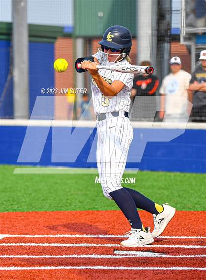 Thumbnail 3 in Lake Creek vs Pflugerville (UIL 5A Reg III Quarterfinal) photogallery.