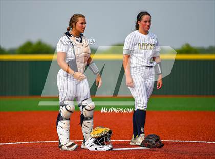 Thumbnail 2 in Lake Creek vs Pflugerville (UIL 5A Reg III Quarterfinal) photogallery.