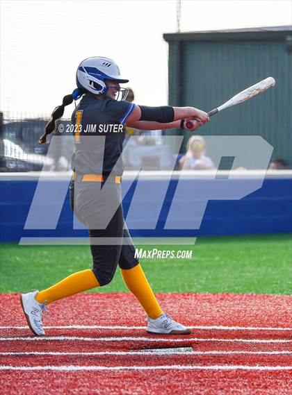Thumbnail 1 in Lake Creek vs Pflugerville (UIL 5A Reg III Quarterfinal) photogallery.