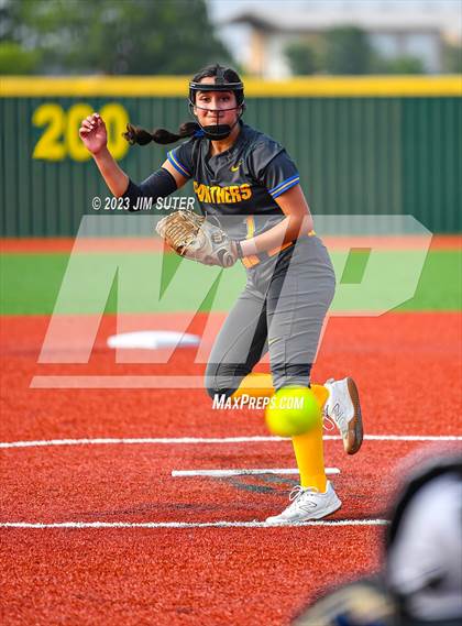 Thumbnail 2 in Lake Creek vs Pflugerville (UIL 5A Reg III Quarterfinal) photogallery.