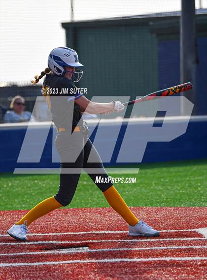 Thumbnail 1 in Lake Creek vs Pflugerville (UIL 5A Reg III Quarterfinal) photogallery.