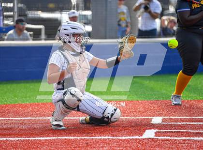 Thumbnail 1 in Lake Creek vs Pflugerville (UIL 5A Reg III Quarterfinal) photogallery.