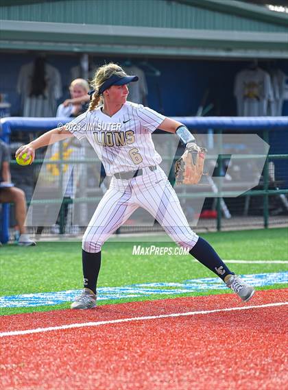 Thumbnail 2 in Lake Creek vs Pflugerville (UIL 5A Reg III Quarterfinal) photogallery.