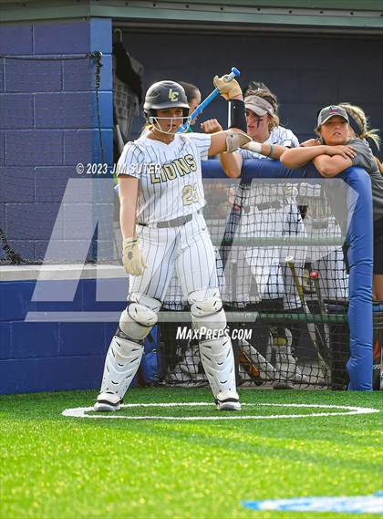 Thumbnail 2 in Lake Creek vs Pflugerville (UIL 5A Reg III Quarterfinal) photogallery.