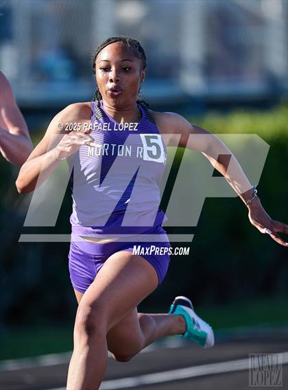 Thumbnail 2 in Dog Pound Invitational (100M) photogallery.