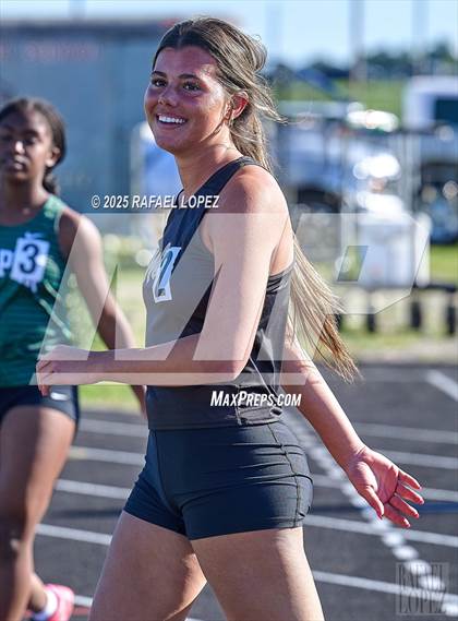 Thumbnail 2 in Dog Pound Invitational (100M) photogallery.