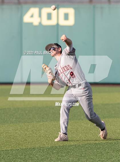 Thumbnail 1 in Round Rock vs. Lake Travis (UIL 6A Region 4 Quarterfinal Game 1) photogallery.