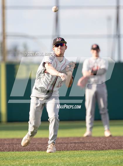 Thumbnail 3 in Round Rock vs. Lake Travis (UIL 6A Region 4 Quarterfinal Game 1) photogallery.