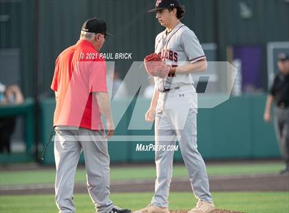 Thumbnail 2 in Round Rock vs. Lake Travis (UIL 6A Region 4 Quarterfinal Game 1) photogallery.