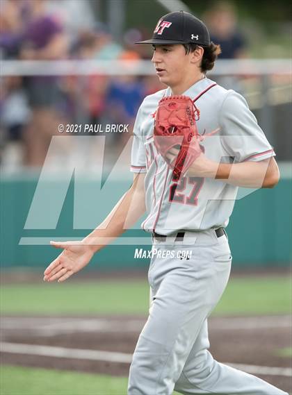 Thumbnail 1 in Round Rock vs. Lake Travis (UIL 6A Region 4 Quarterfinal Game 1) photogallery.