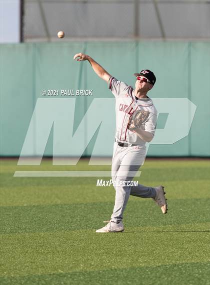 Thumbnail 2 in Round Rock vs. Lake Travis (UIL 6A Region 4 Quarterfinal Game 1) photogallery.