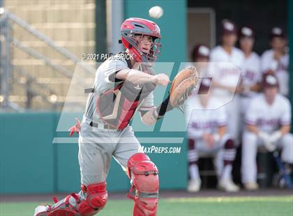 Thumbnail 1 in Round Rock vs. Lake Travis (UIL 6A Region 4 Quarterfinal Game 1) photogallery.