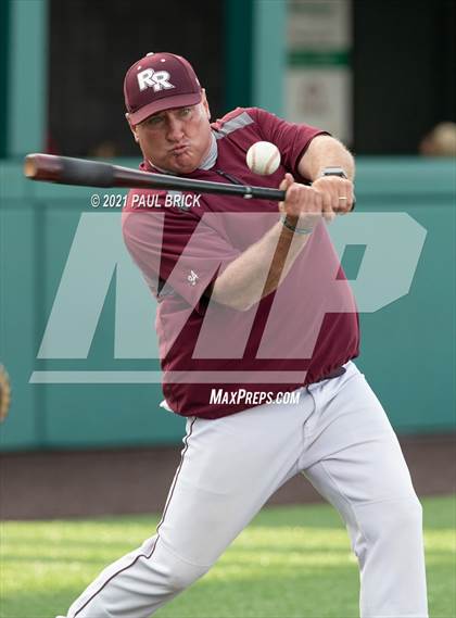 Thumbnail 2 in Round Rock vs. Lake Travis (UIL 6A Region 4 Quarterfinal Game 1) photogallery.