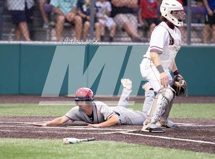 Thumbnail 1 in Round Rock vs. Lake Travis (UIL 6A Region 4 Quarterfinal Game 1) photogallery.