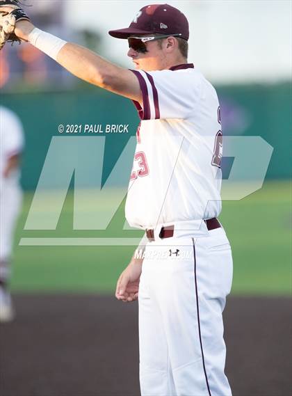 Thumbnail 2 in Round Rock vs. Lake Travis (UIL 6A Region 4 Quarterfinal Game 1) photogallery.