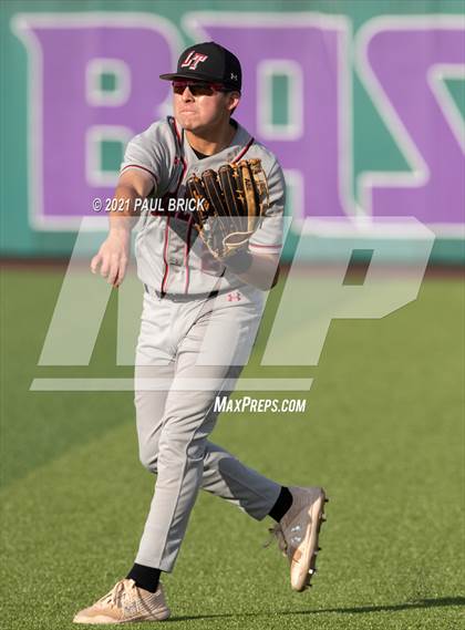 Thumbnail 2 in Round Rock vs. Lake Travis (UIL 6A Region 4 Quarterfinal Game 1) photogallery.