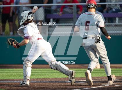 Thumbnail 1 in Round Rock vs. Lake Travis (UIL 6A Region 4 Quarterfinal Game 1) photogallery.