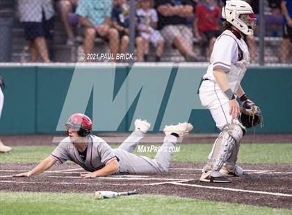 Thumbnail 2 in Round Rock vs. Lake Travis (UIL 6A Region 4 Quarterfinal Game 1) photogallery.