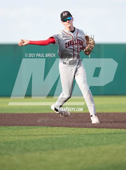 Thumbnail 1 in Round Rock vs. Lake Travis (UIL 6A Region 4 Quarterfinal Game 1) photogallery.