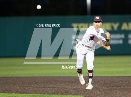 Thumbnail 3 in Round Rock vs. Lake Travis (UIL 6A Region 4 Quarterfinal Game 1) photogallery.