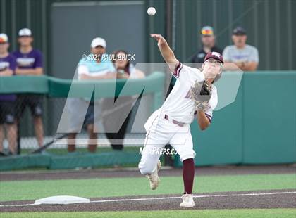 Thumbnail 2 in Round Rock vs. Lake Travis (UIL 6A Region 4 Quarterfinal Game 1) photogallery.