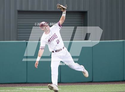 Thumbnail 1 in Round Rock vs. Lake Travis (UIL 6A Region 4 Quarterfinal Game 1) photogallery.