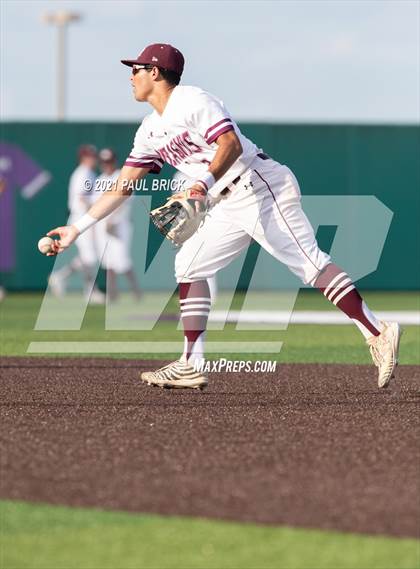 Thumbnail 1 in Round Rock vs. Lake Travis (UIL 6A Region 4 Quarterfinal Game 1) photogallery.