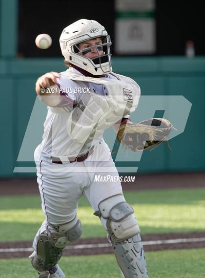 Thumbnail 1 in Round Rock vs. Lake Travis (UIL 6A Region 4 Quarterfinal Game 1) photogallery.