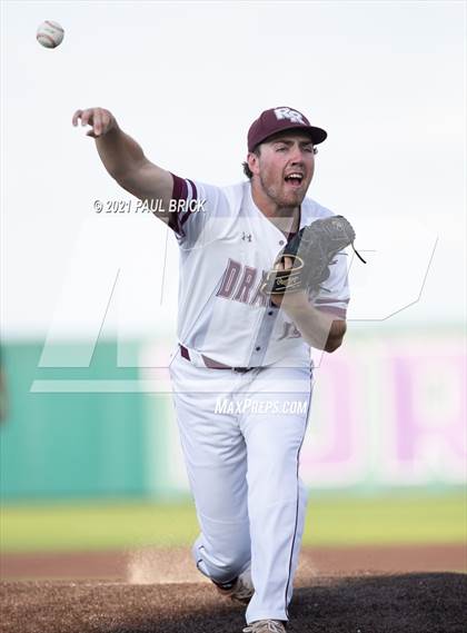 Thumbnail 2 in Round Rock vs. Lake Travis (UIL 6A Region 4 Quarterfinal Game 1) photogallery.