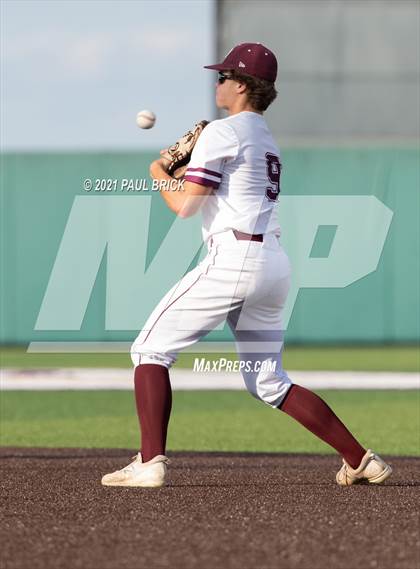 Thumbnail 2 in Round Rock vs. Lake Travis (UIL 6A Region 4 Quarterfinal Game 1) photogallery.