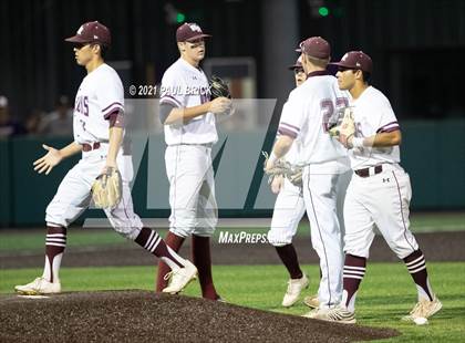 Thumbnail 2 in Round Rock vs. Lake Travis (UIL 6A Region 4 Quarterfinal Game 1) photogallery.