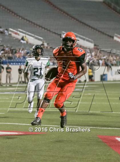 Thumbnail 3 in Warren vs. Little Rock Christian Academy (Kickoff Classic) photogallery.