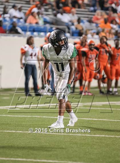 Thumbnail 2 in Warren vs. Little Rock Christian Academy (Kickoff Classic) photogallery.
