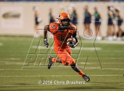 Thumbnail 3 in Warren vs. Little Rock Christian Academy (Kickoff Classic) photogallery.