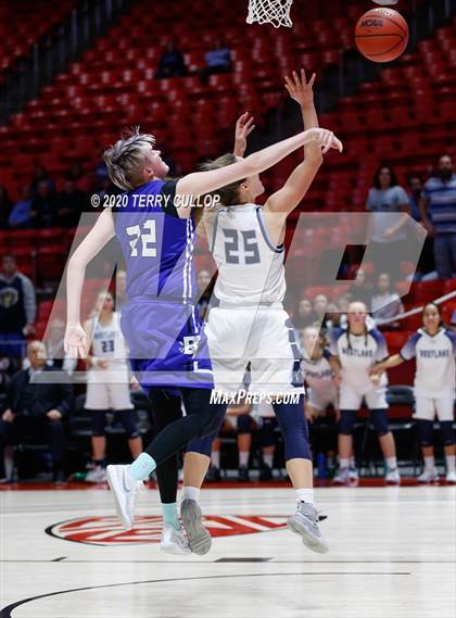 Thumbnail 1 in Bingham vs. Westlake (UHSA 6A Quarterfinal) photogallery.