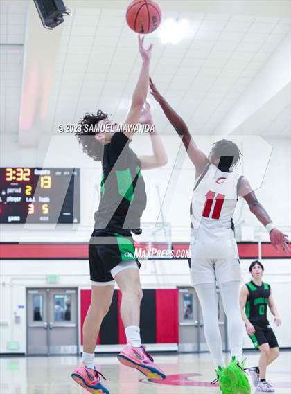 Thumbnail 3 in Cleveland vs  Granada Hills Charter photogallery.