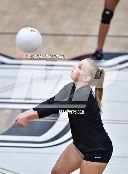Thumbnail 1 in Bauxite @ Camden Fairview photogallery.