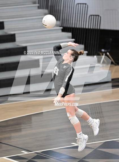 Thumbnail 3 in Bauxite @ Camden Fairview photogallery.