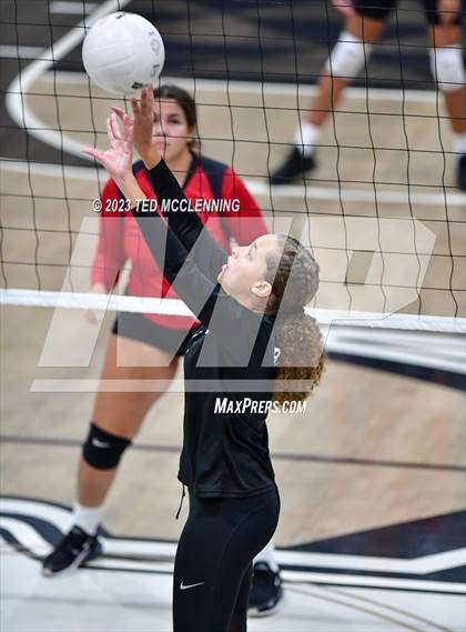 Thumbnail 3 in Bauxite @ Camden Fairview photogallery.