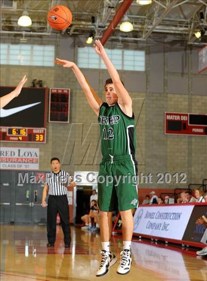 Thumbnail 2 in Laguna Blanca vs Fairmont Prep (Nike Extravaganza) photogallery.