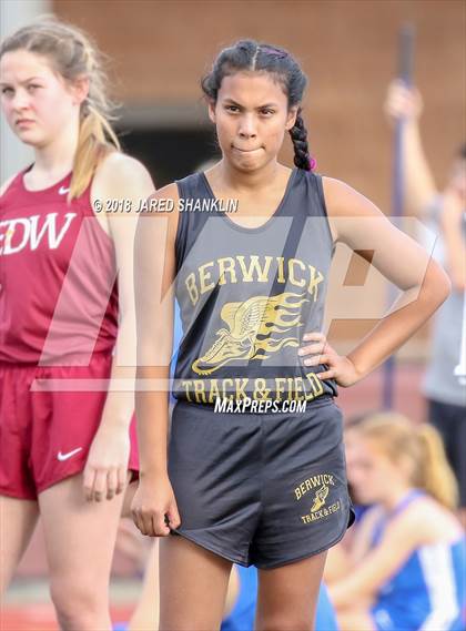 Thumbnail 3 in E.D. White(Catholic Relays) photogallery.