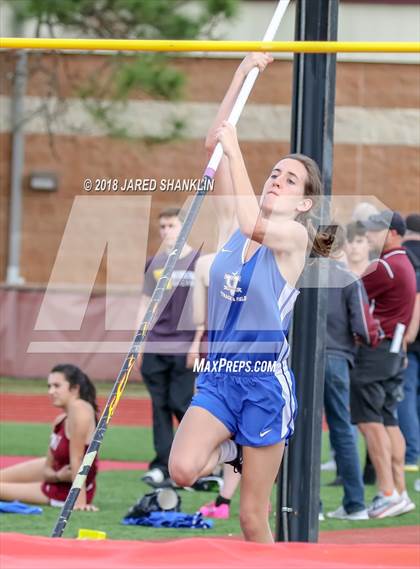 Thumbnail 2 in E.D. White(Catholic Relays) photogallery.