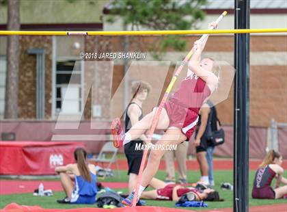 Thumbnail 2 in E.D. White(Catholic Relays) photogallery.
