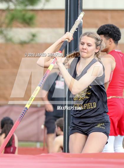 Thumbnail 1 in E.D. White(Catholic Relays) photogallery.